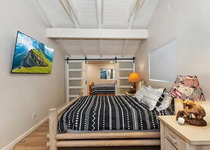 Modern Moab: Near Boulder Bay + Spa + Large Yard