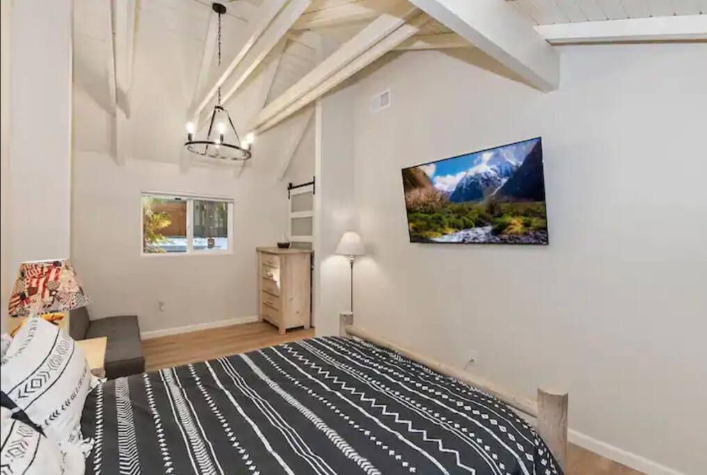 Modern Moab: Near Boulder Bay + + Large Yard Villa