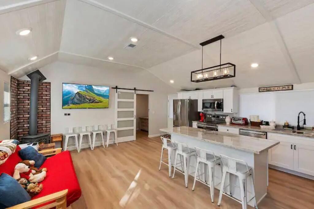 Villa Modern Moab: Near Boulder Bay + + Large Yard Lac Big Bear
