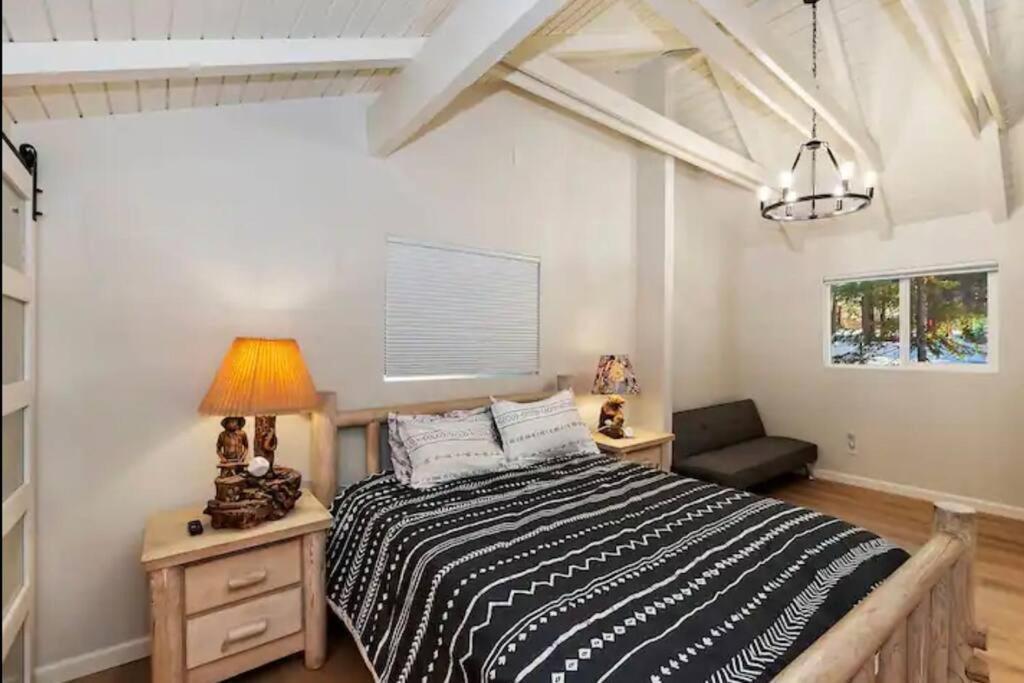 Modern Moab: Near Boulder Bay + + Large Yard Lac Big Bear